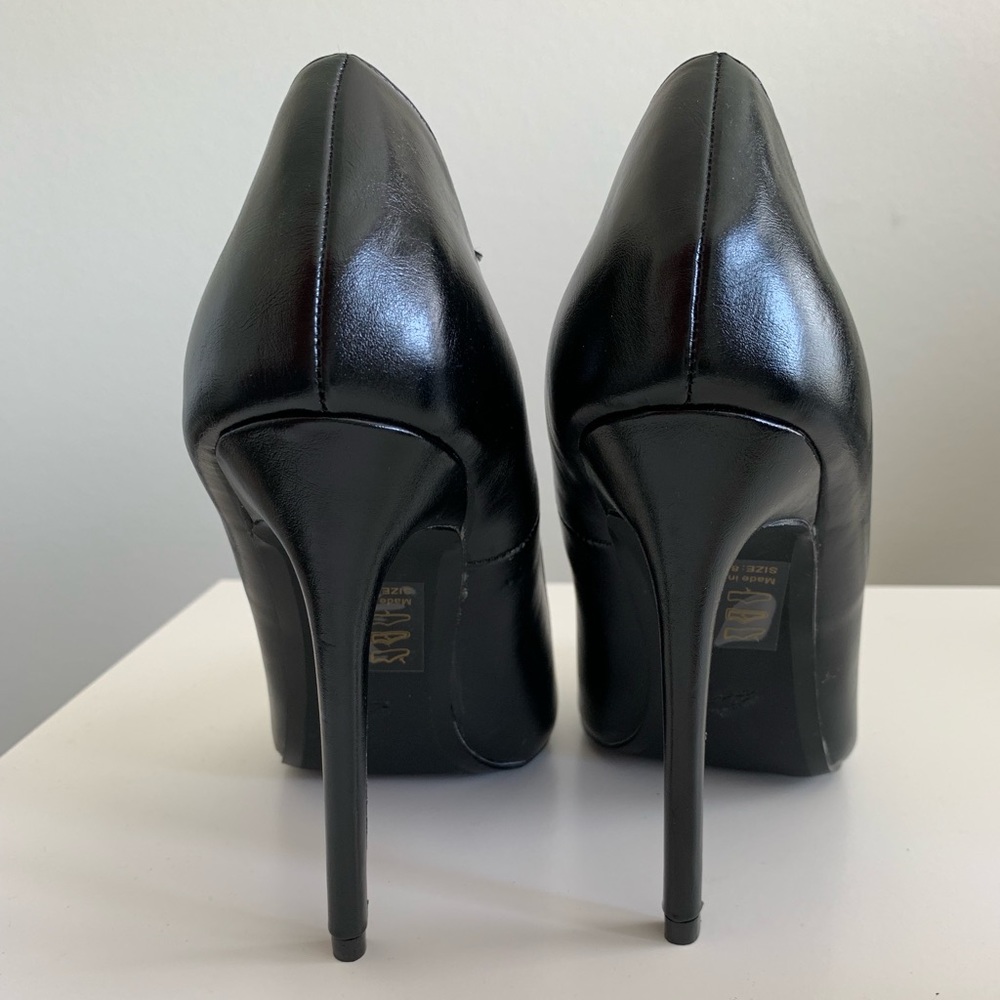 Shoe Republic LA Womens Black Pumps ONLY